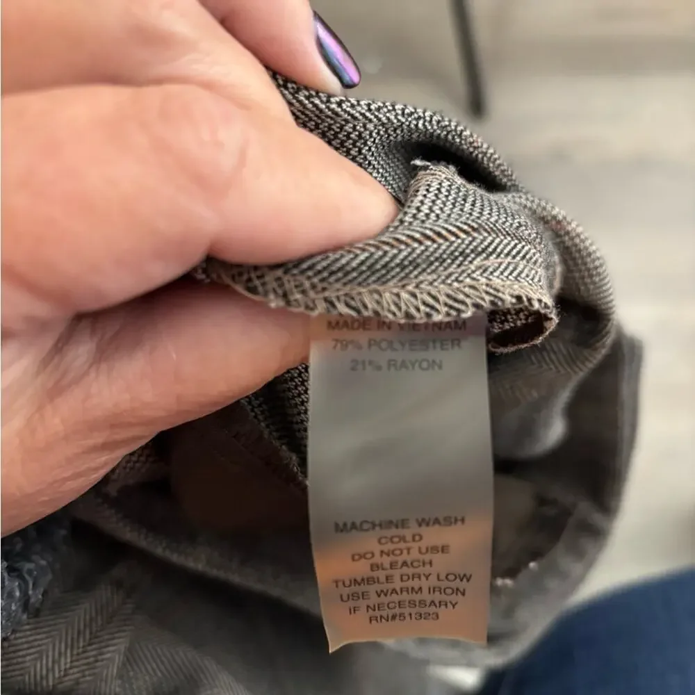 Chaus excellent brand